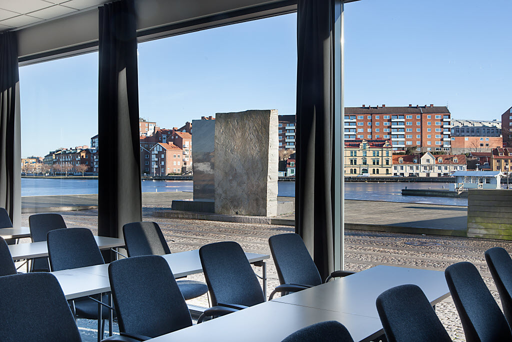 Copyright: : Jakob de Vries Conference room with view